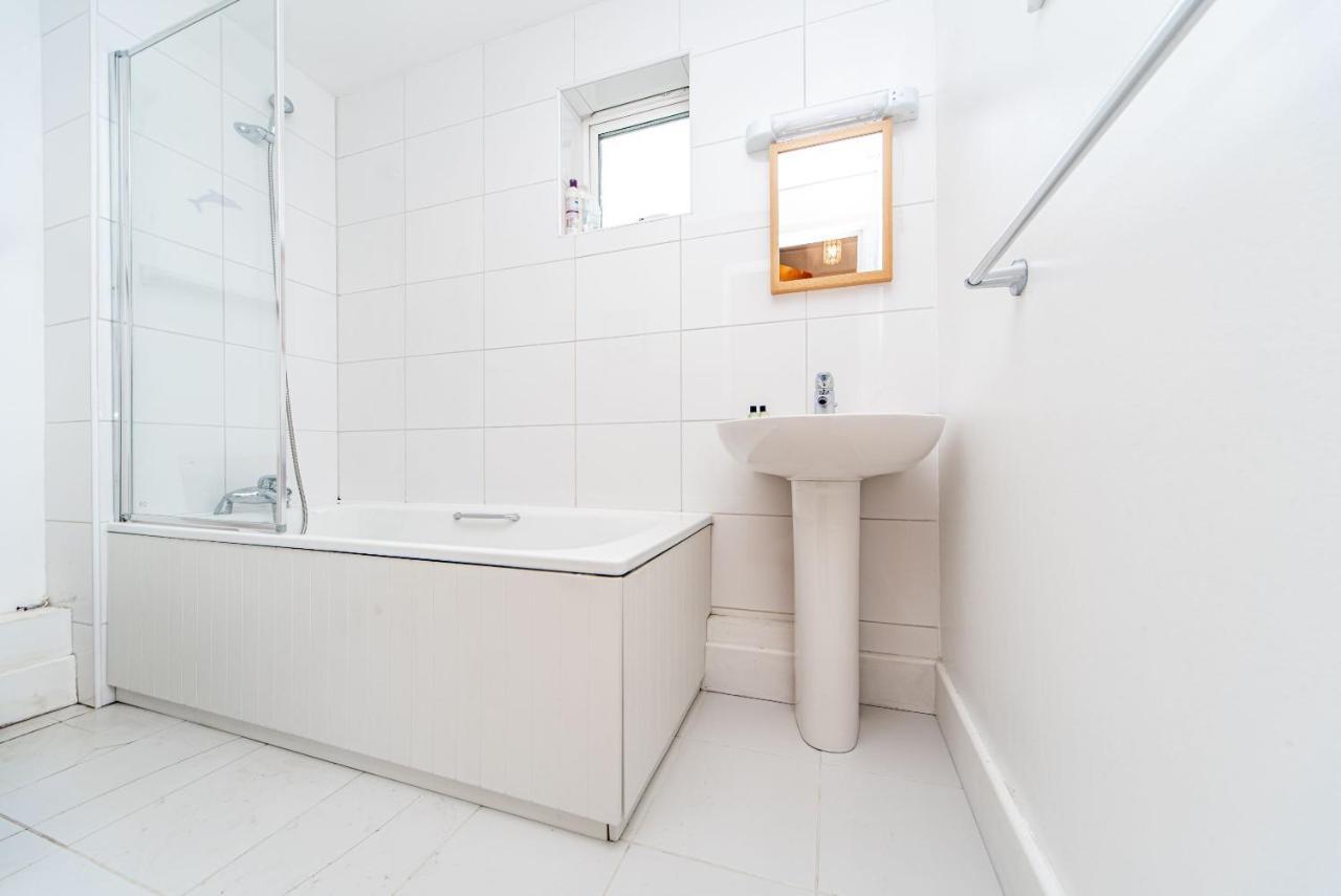 Pass The Keys Delightful Apartment Close To River In Se16 ロンドン エクステリア 写真